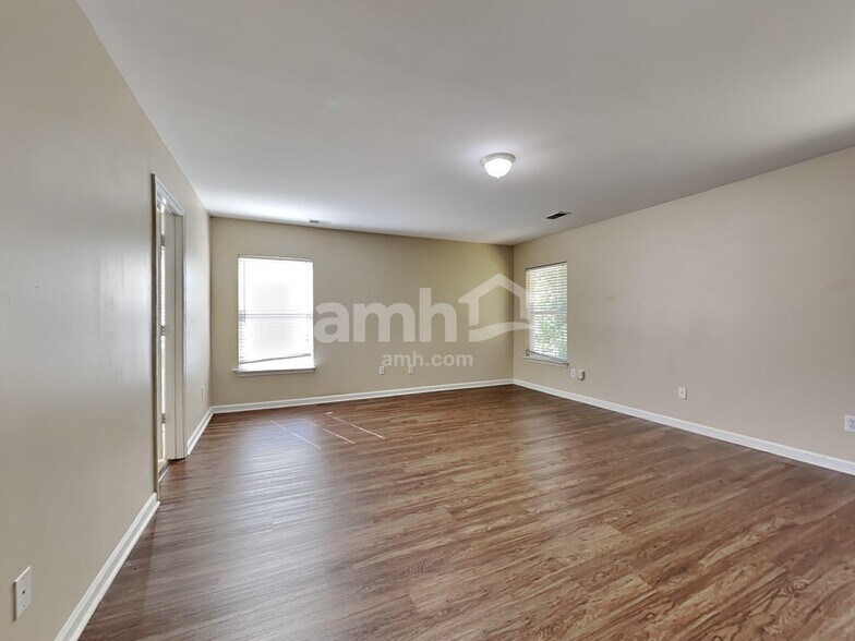 Building Photo - 138 Graduate Ln