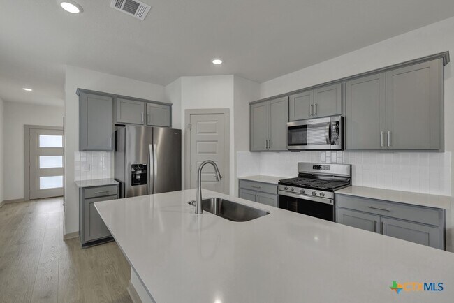 Building Photo - 1312 Plymouth St