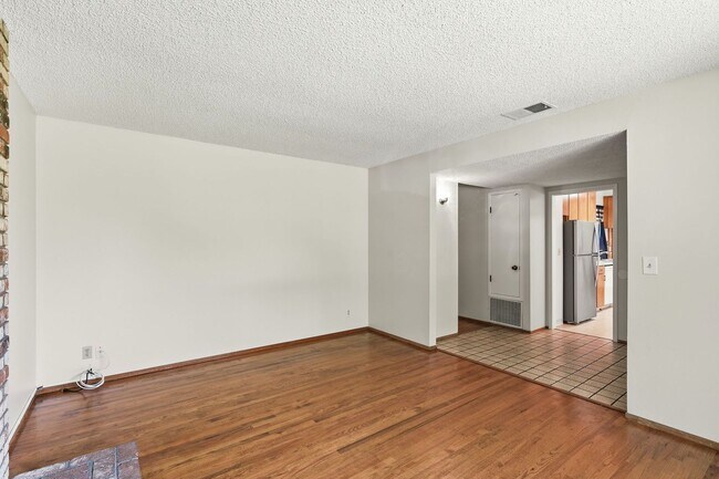 Building Photo - 5880 Taormino Ave