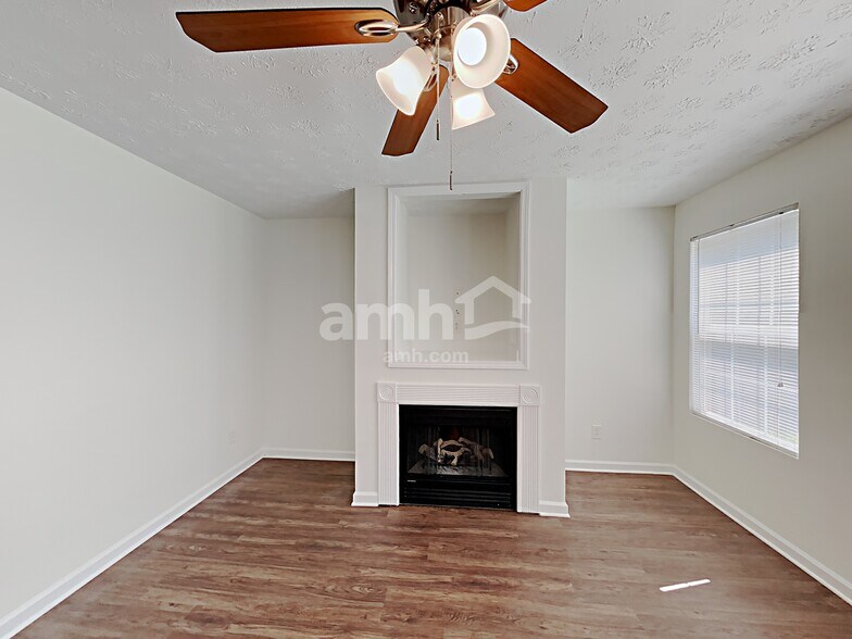 Building Photo - 1661 Boxcar Pl NE