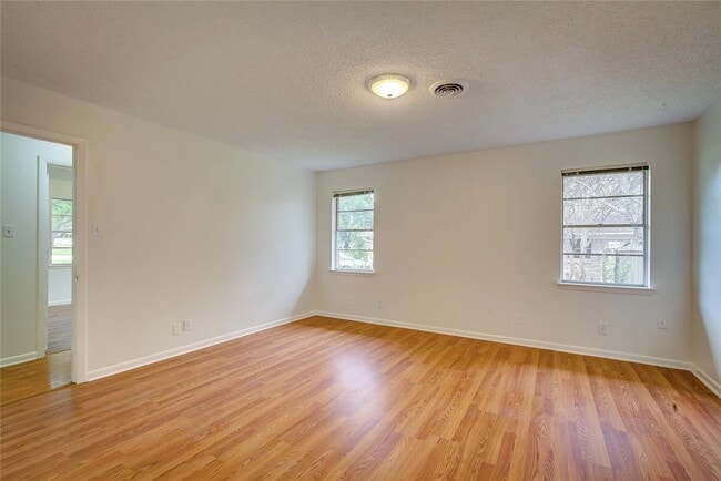 Building Photo - 106 Jefferson Ave