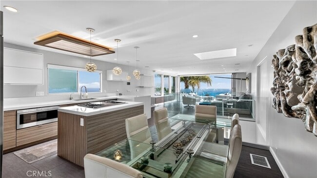 Building Photo - 855 Santa Ana St