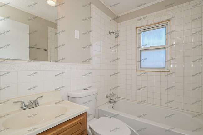 Building Photo - 3607 Dixie Dr