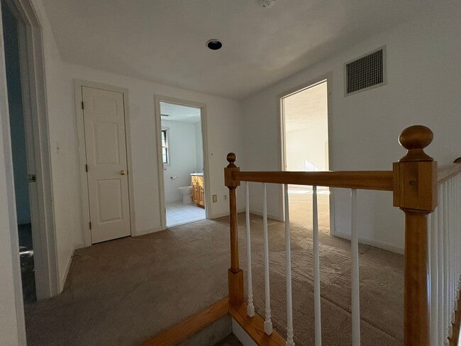 Building Photo - Private Home | 3 Bedroom 2 Bathroom | Huge...