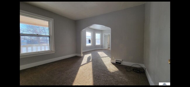 Building Photo - 2423 Templeton St