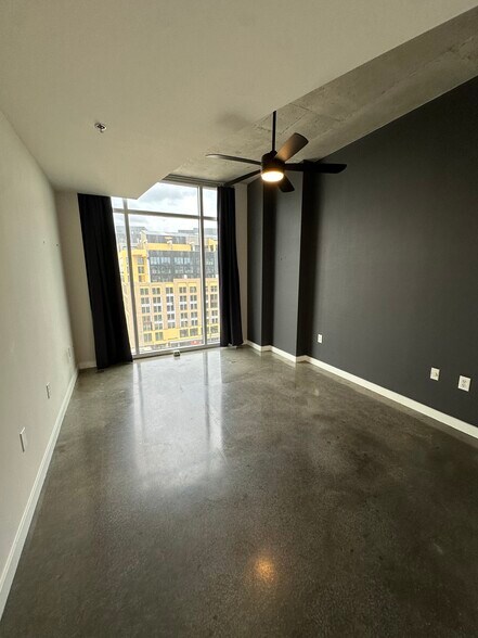 Building Photo - 600 12th Ave S