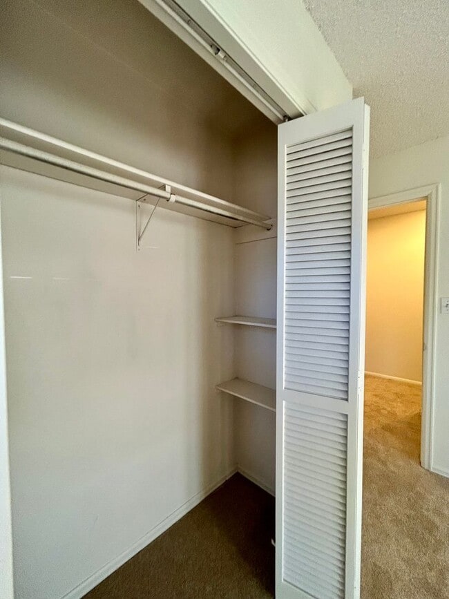 Building Photo - SHORT TERM RENTAL! 3Br/2Ba Condo in the Heart of Boulder