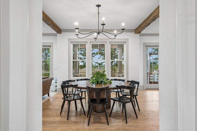 Building Photo - Beautiful 5 Bedroom Marshside Home