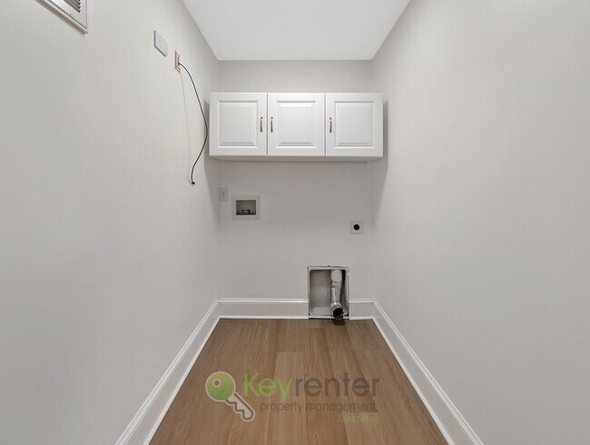 Building Photo - Updated Overbrook Home with Finished Basement & Fenced Yard Near Downtown Greenville