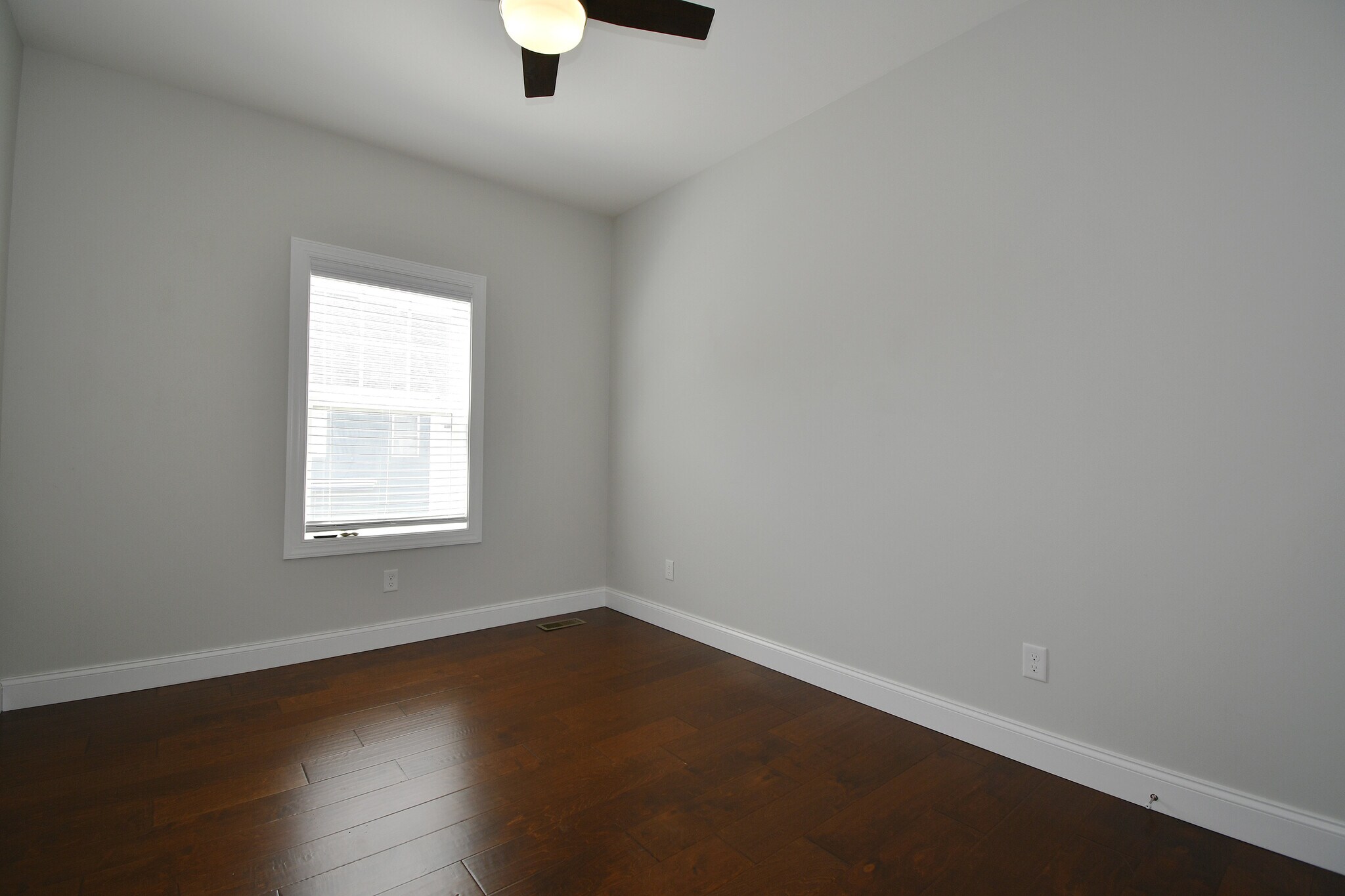 Building Photo - 212 Park Pl