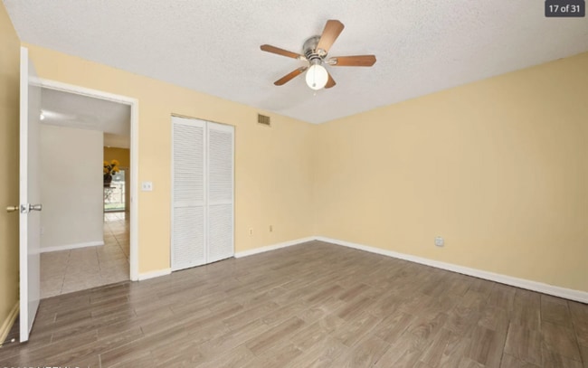 Building Photo - 2/2 townhome located near NAS Jax