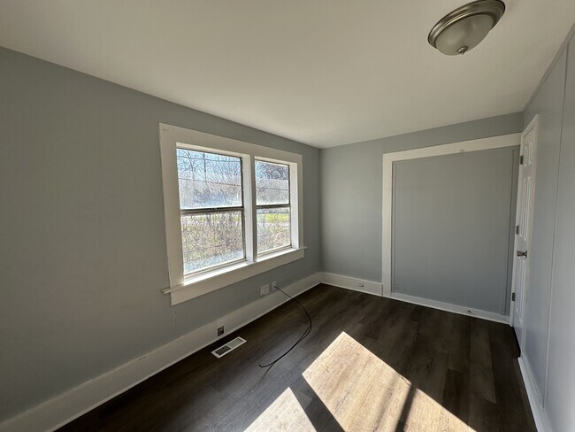 Building Photo - 5517 Sugar Ray Dr