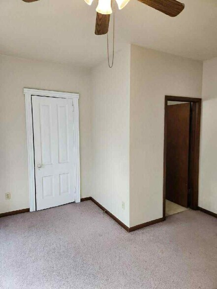 Walk in Closet - 1318 N Main St