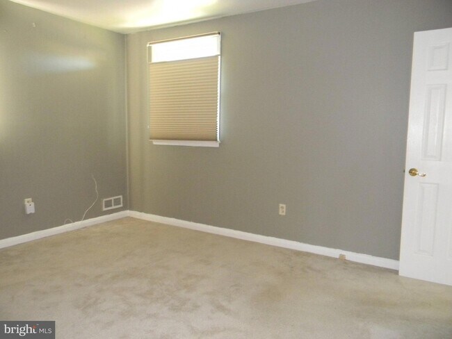 Building Photo - 3536 Lynne Haven Dr