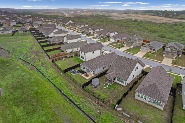 Building Photo - 858 Papaya Dr
