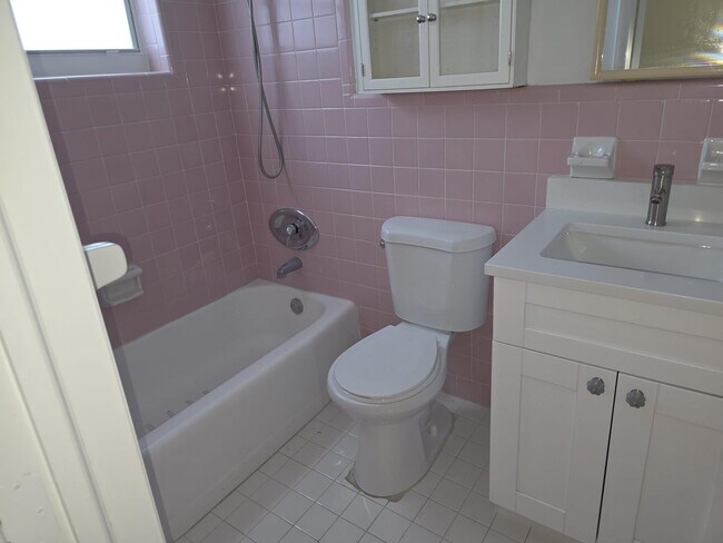 Building Photo - 1871 Palm Acres Dr