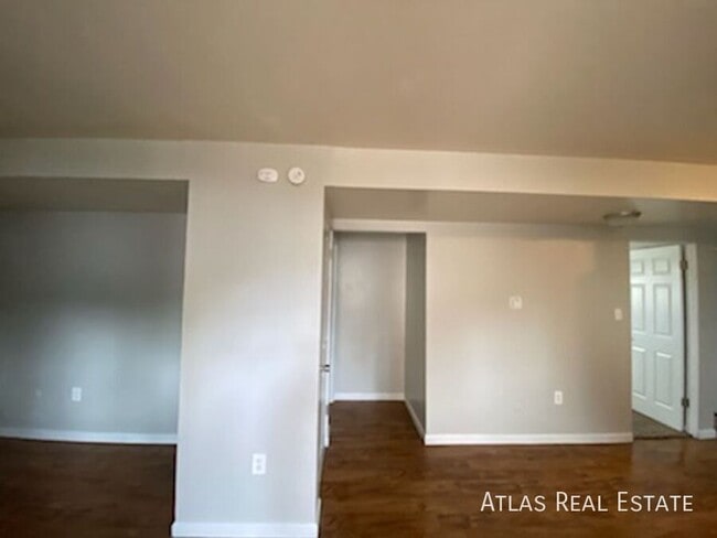 Building Photo - 934 W Moreno Ave