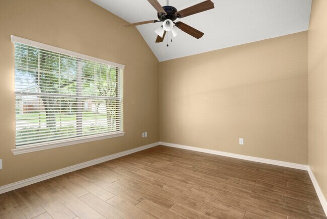 Building Photo - 19830 Broadhead Manor Dr