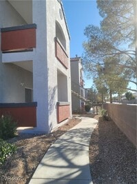 Building Photo - 7413 W Russell Rd