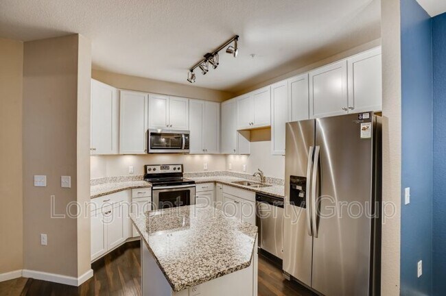 Building Photo - 804 Summer Hawk Dr