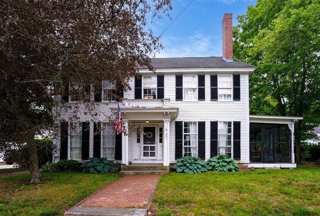 Main st view of house - 205 Main St