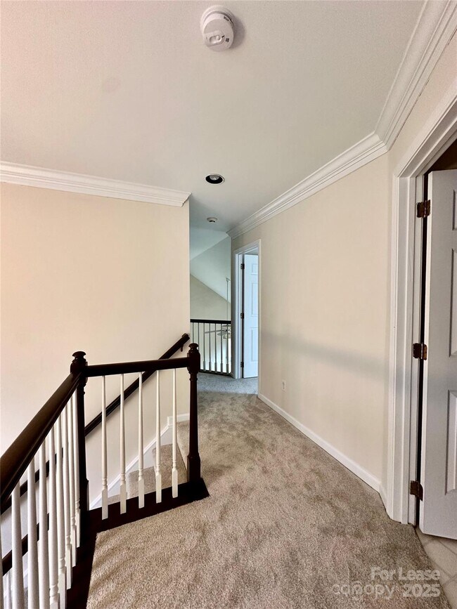 Building Photo - 126 Lake Davidson Cir