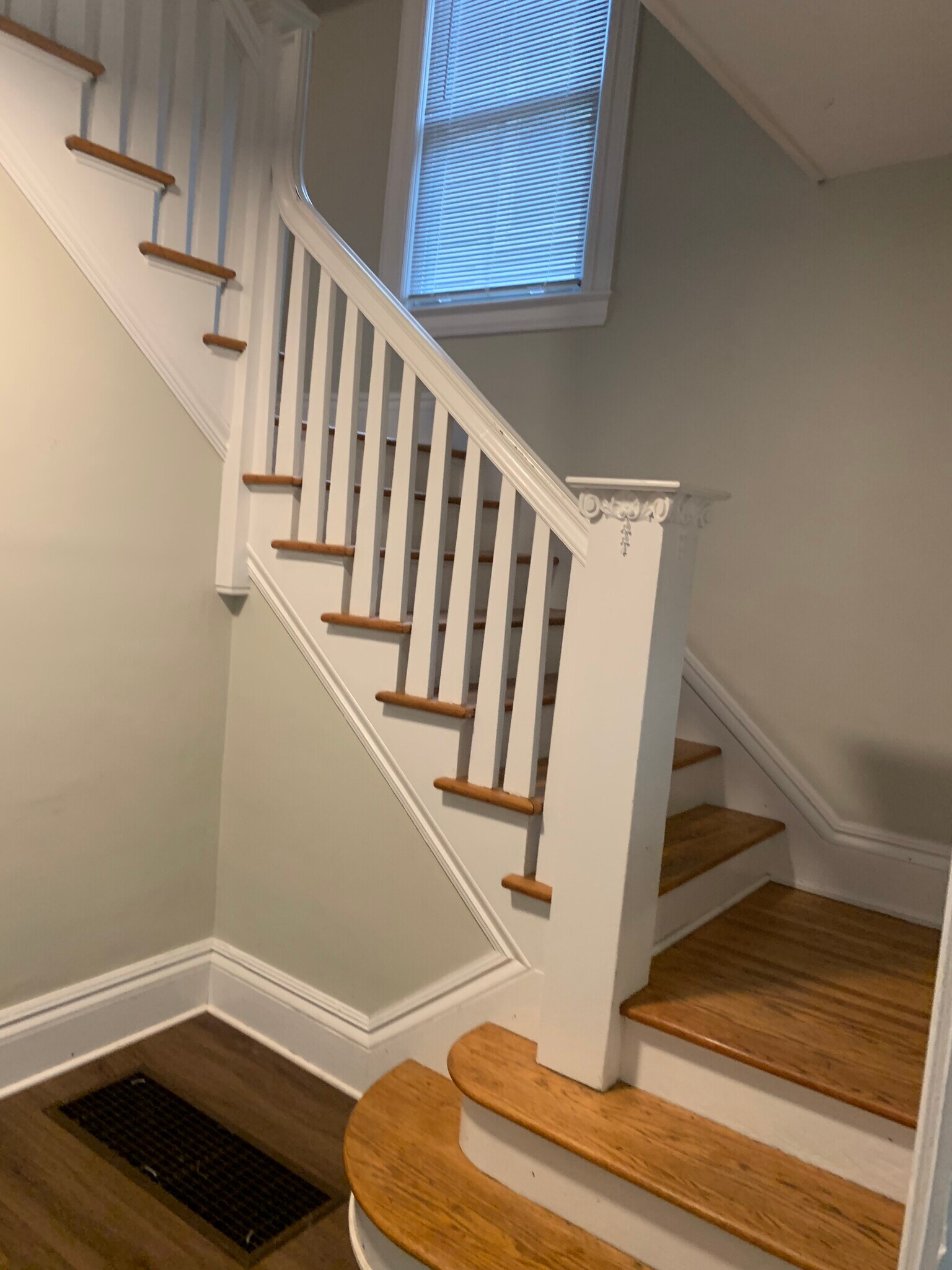 Building Photo - 152 Rosedale St