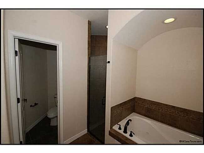 Building Photo - Gorgeous Custom Built Home for Rent