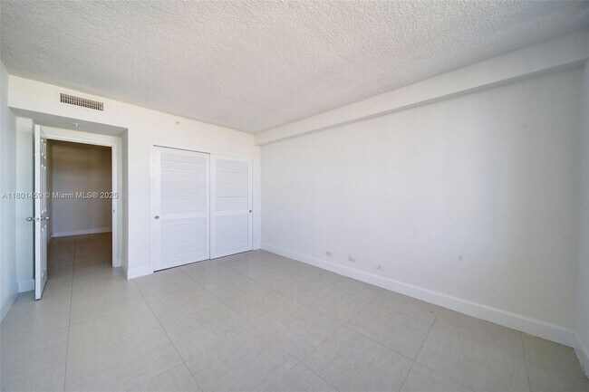 Building Photo - 1500 Bay Rd