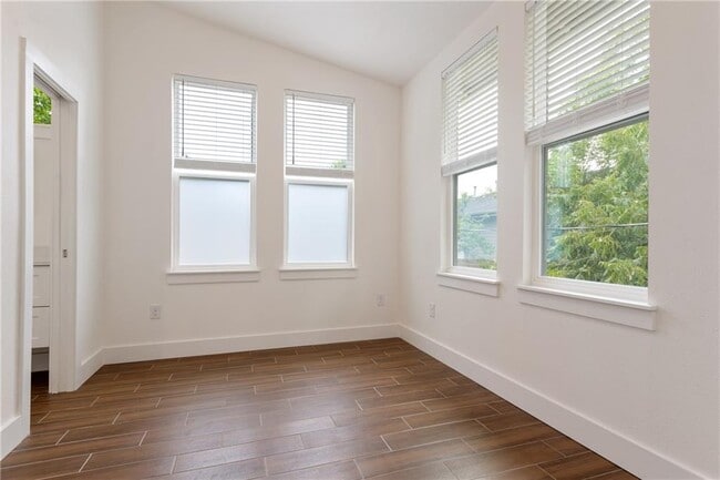 Building Photo - 4416 Rosedale Ave