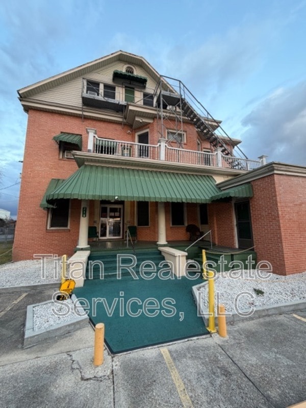 Building Photo - 218 W St Peter St