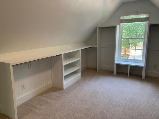 Building Photo - 119 Council Gap Ct