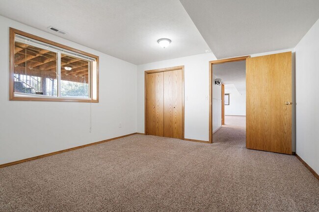 Building Photo - Spacious 4 Bed, 3 Bath Home | Central Vall...