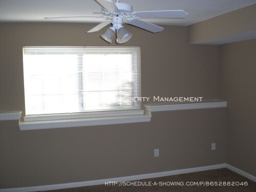 Building Photo - 15816 Conser - Cute Townhouse in Blue Valley!