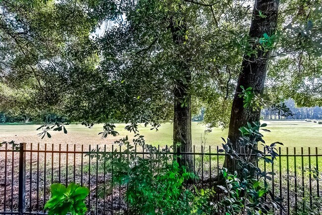 Building Photo - 18318 Hampton Hills Dr