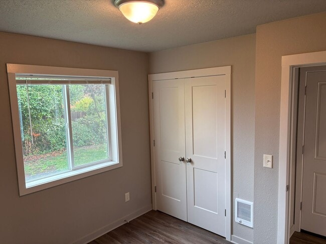 Building Photo - Charming NW Salem Home for Rent