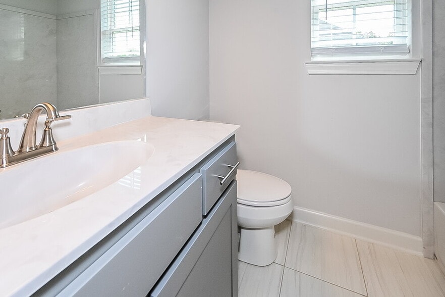 Building Photo - 5315 Holly Ridge Dr