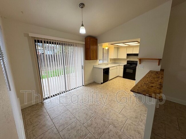 Building Photo - 1642 N Goddard St