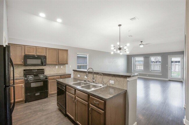 Building Photo - 15006 Parrish Ln