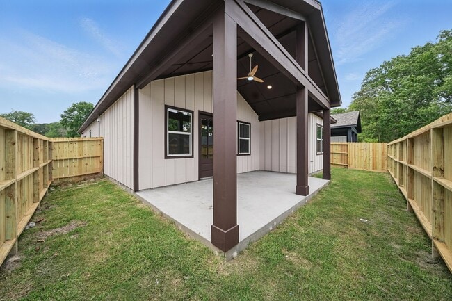 Building Photo - 3500 McBride St