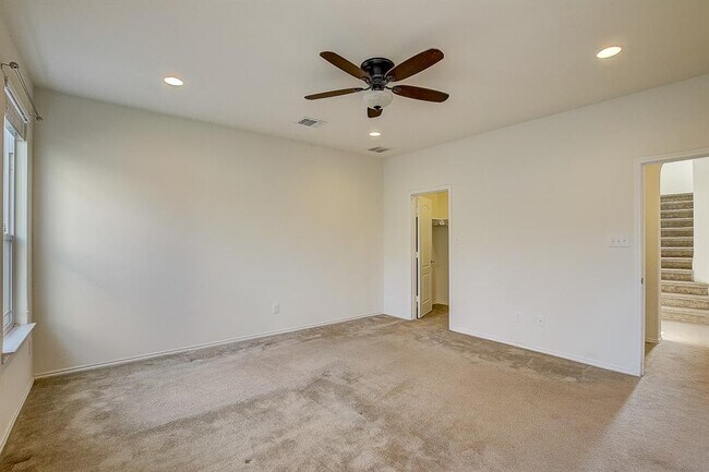 Building Photo - 5912 Sardinia Dr
