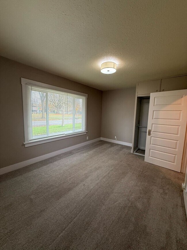 Building Photo - Beautiful 3B/2Ba Ranch in Longview on Lake...