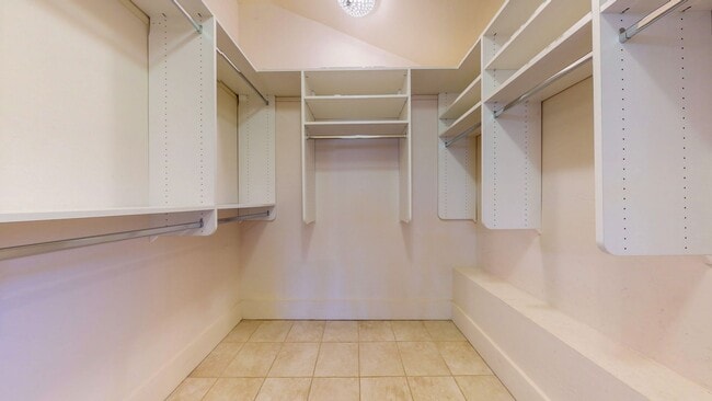 Building Photo - HISTORIC EDO 2/BD 2/BA CONDO