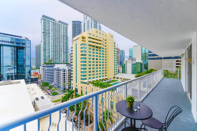 Building Photo - 1200 Brickell Bay Dr