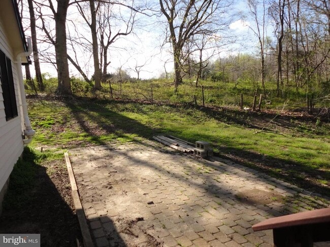 Building Photo - 814 Rustic Ln