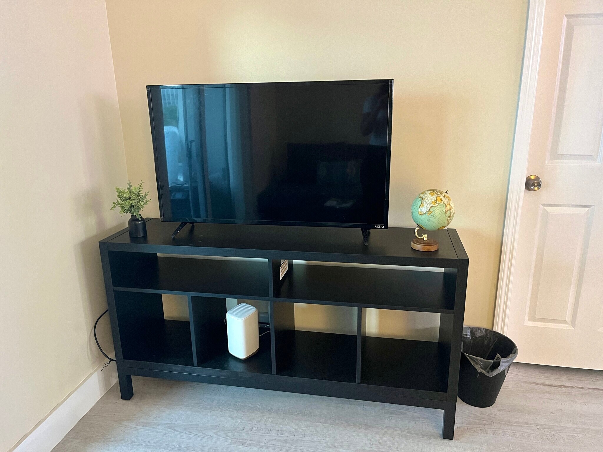 Building Photo - 2900 Banyan St