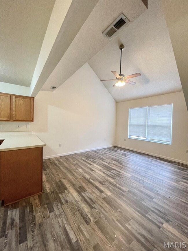 Building Photo - 463 Ponderosa Ave