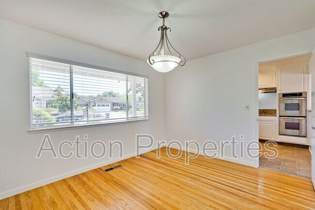 Building Photo - 350 Chesley Ave