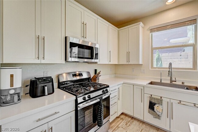 Building Photo - 6363 Amelia Ridge Ave