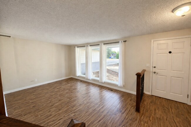 Building Photo - 7337 W Desert Ave